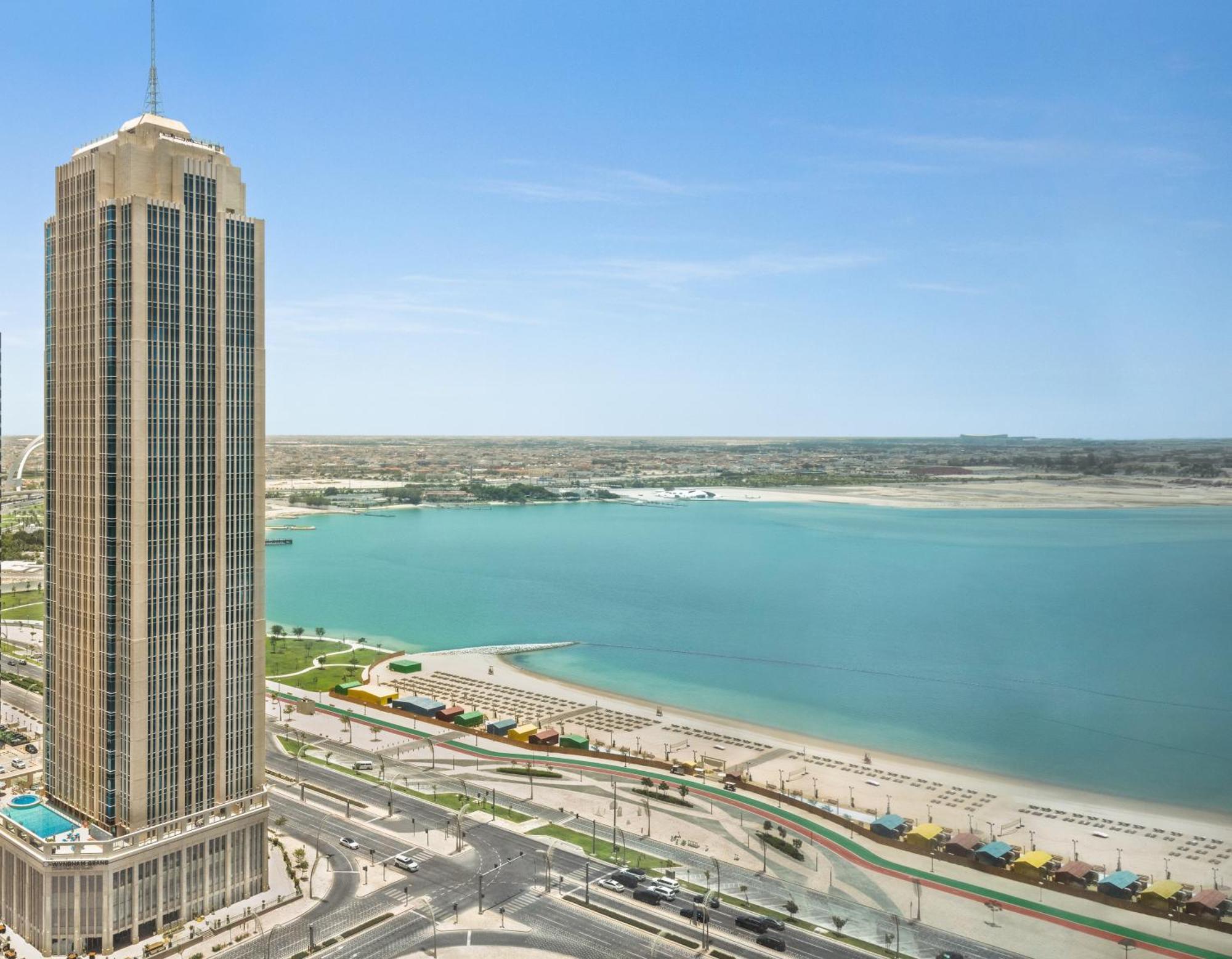 Wyndham Grand Doha West Bay Beach Экстерьер фото The Gulf Palace Hotel